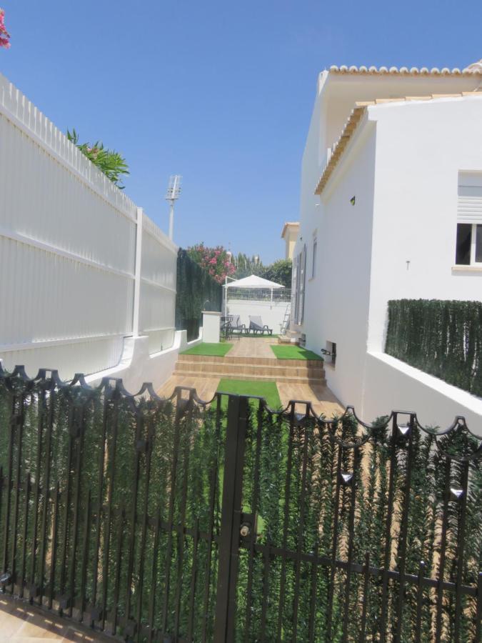 Villa Moradia Geminada V2- Piscina Privada à Quarteira Extérieur photo