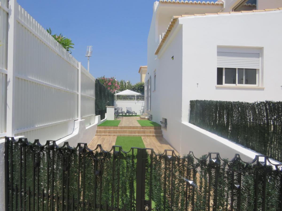 Villa Moradia Geminada V2- Piscina Privada à Quarteira Extérieur photo